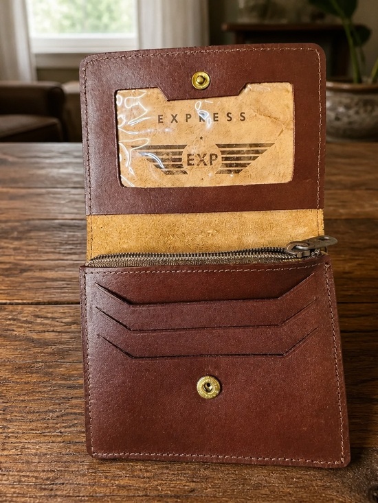 Express Handbags - Vintage Y2K Express Wallet - Brown Croc Embossed, Snap Closure, ID + Coin Zipper